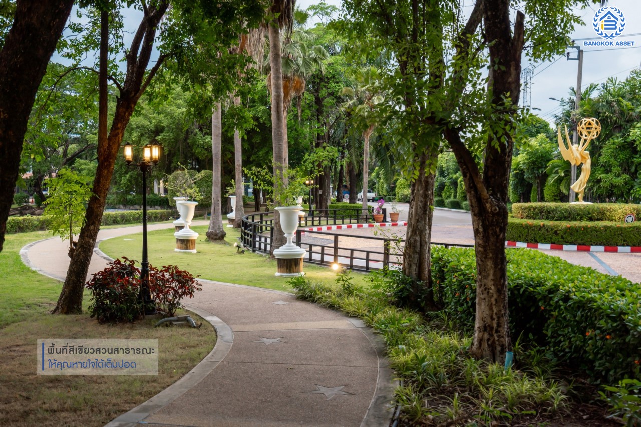 บ้านมือสองตกแต่งใหม่ ม.บางกอกบูเลอวาร์ด ราชพฤกษ์-พระราม5 ดีไซน์สุดหรู เนื้อที่ 69 ตร.ว. บนสังคมคุณภาพ SC Asset* ฟังก์ชันพร้อม 3 ห้องนอน 3 ห้องน้ำ จอดรถได้ 2 คัน บนทำเลติดถนนราชพฤกษ์ ใกล้วงเวียนพระรามห้า ,ทางด่วนศรีรัช และเพียง 10 ถึงรถไฟฟ้า "สถานีบางรักใหญ่"...